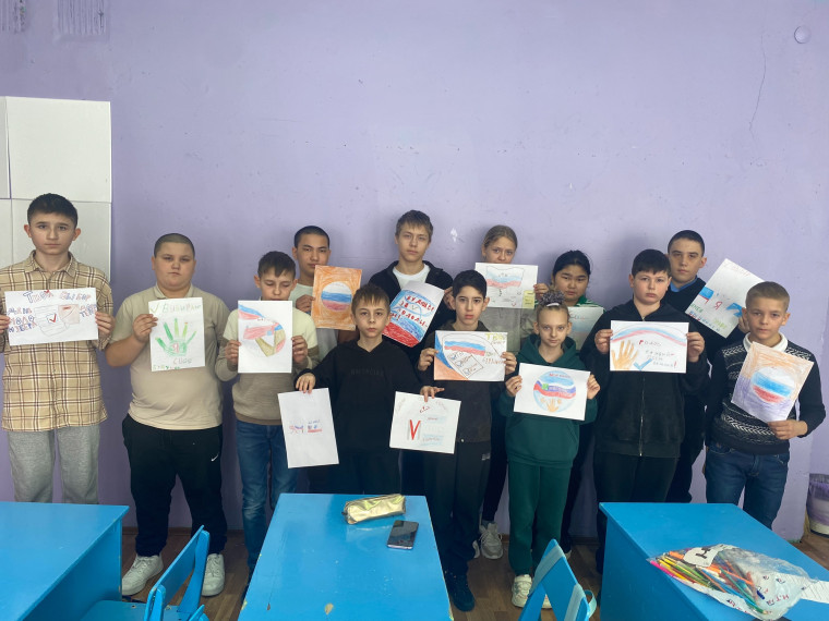 Выставка тематических листовок «Ты молодой избиратель».